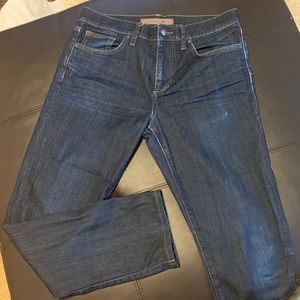 Men’s dark washed jeans
